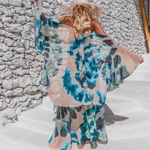 SUKI SO CURVE ENHANCING GODDESS KIMONO - Picture 2 of 4